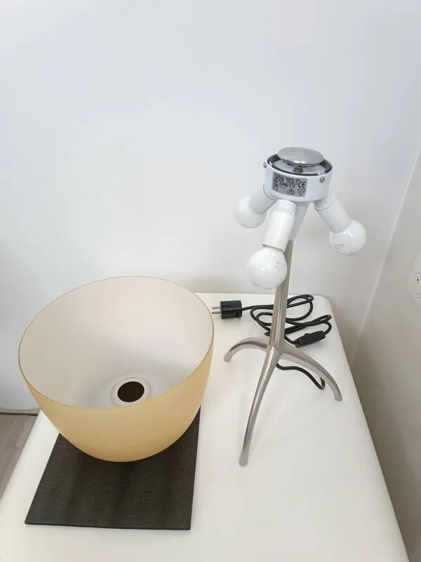 Illustration numéro 4 du produit Lampe Lumiere Tavolo par Rodolfo Dordoni pour Foscarini 1990