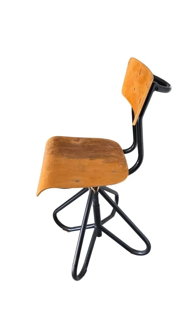 Illustration numéro 4 du produit Chaise d'atelier vintage bois et métal pivotante - Projet restauration