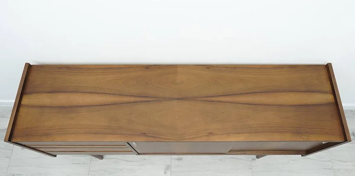 Illustration numéro 4 du produit Commode de Bytom, sideboard de la République populaire de Pologne. Après rénovation professionnelle.