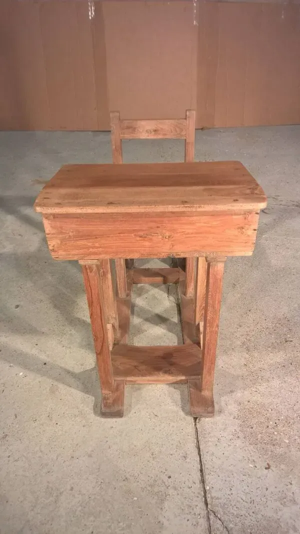 Illustration numéro 4 du produit Pupitre ancien en teck birman