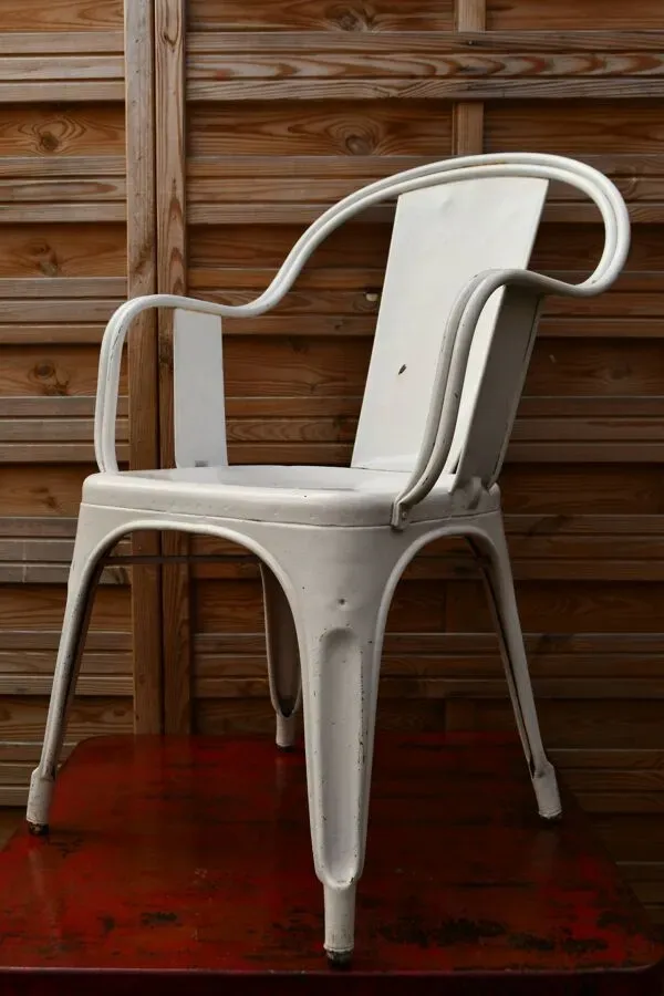 Illustration numéro 4 du produit Fauteuil Tolix C de Xavier Pauchard