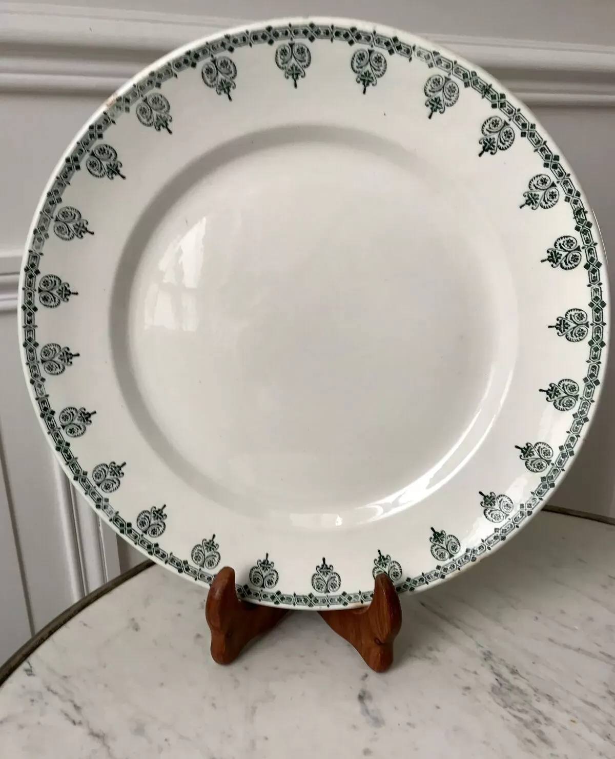 Illustration numéro 4 du produit Plat rond Terre de Fer Saint-Amand fin XIXème