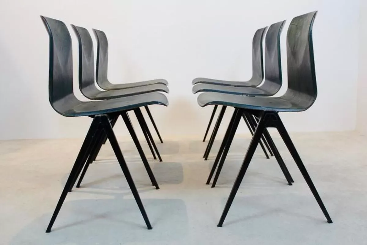 Illustration numéro 4 du produit Chaise de salle à manger industrielle empilable bicolore Pagholz Galvanitas S22