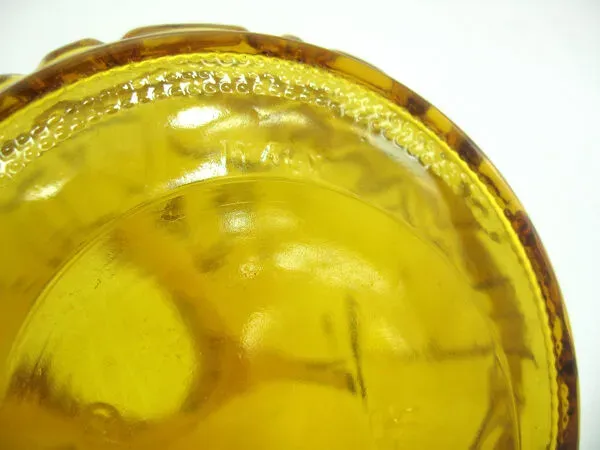 Illustration numéro 4 du produit Pichet en verre moulé jaune ambré - Bormioli Fidenza Vitraria Italy - vintage années 60