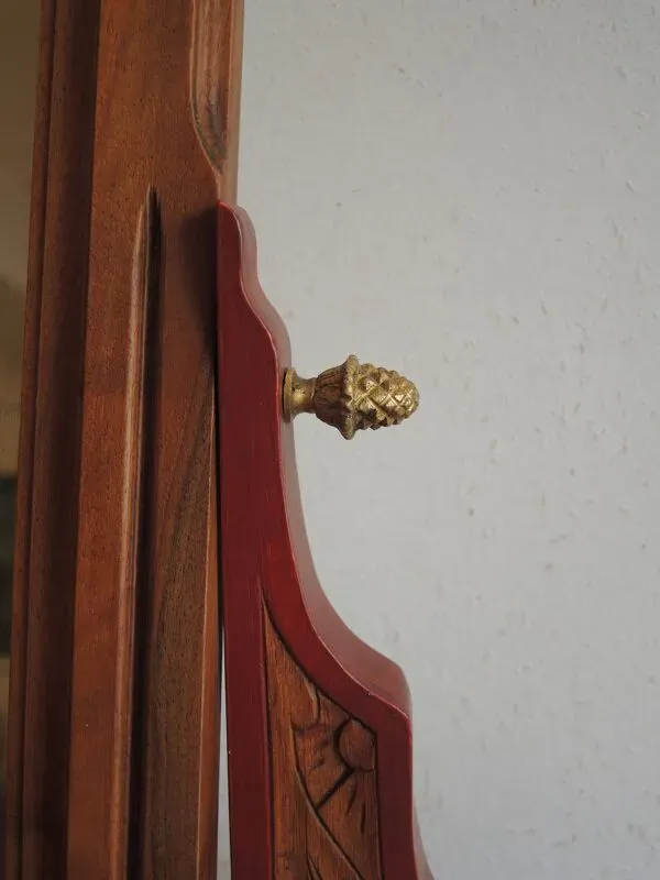 Illustration numéro 4 du produit Table de toilette et sa chaise assortie