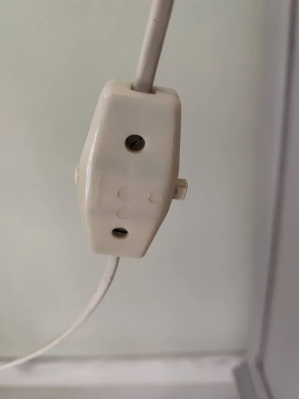 Illustration numéro 4 du produit Lampe de bureau articulée blanche