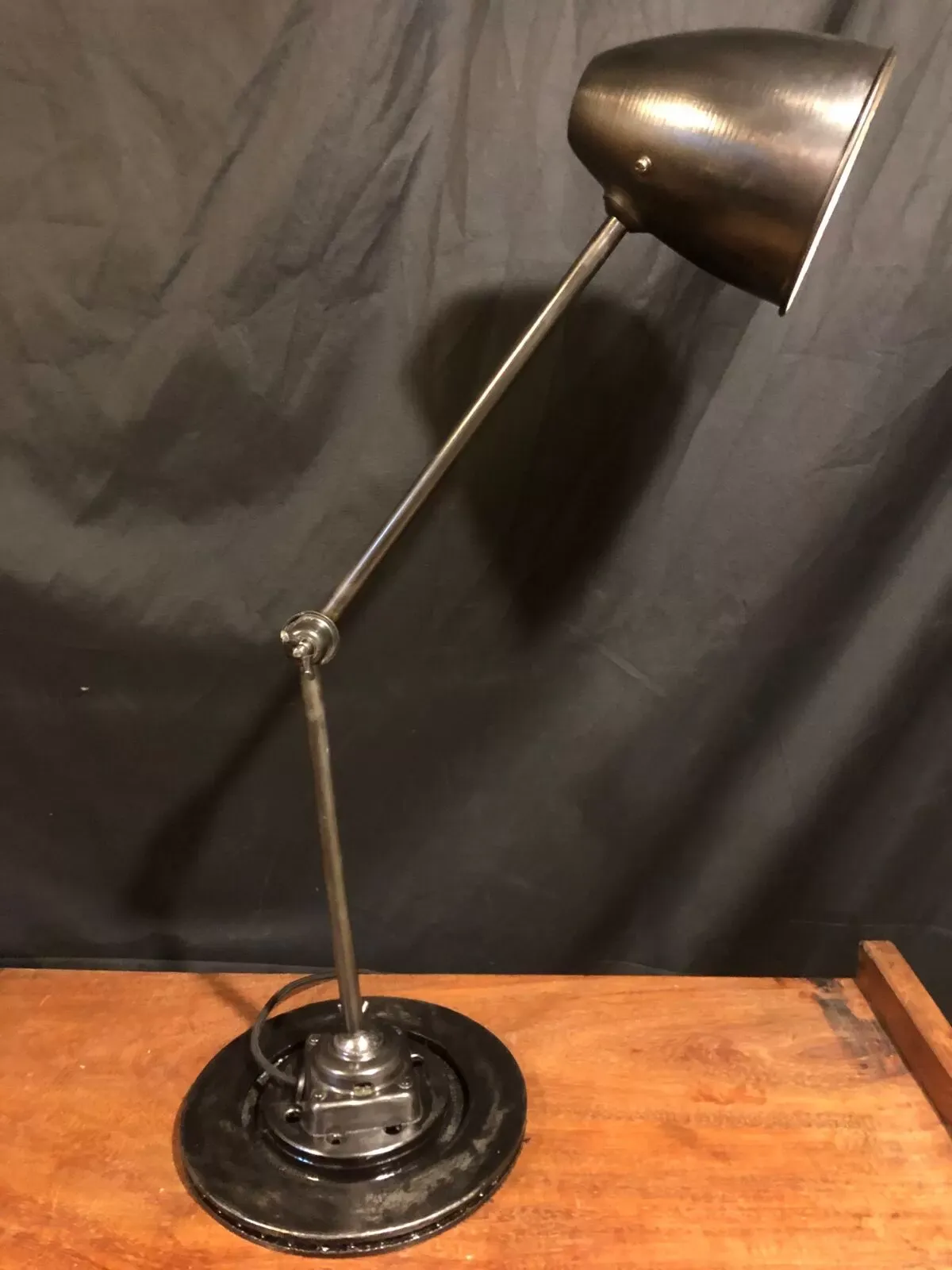 Illustration numéro 4 du produit Lampe industrielle année 1930 usine TS