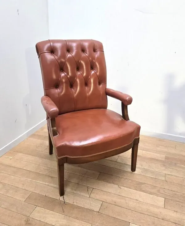 Illustration numéro 4 du produit Fauteuil vintage en bois et cuir marron