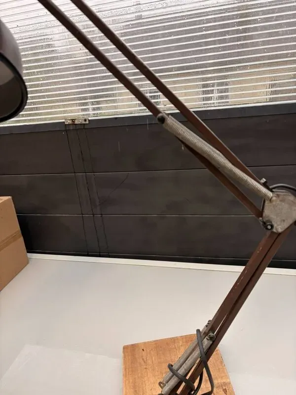 Illustration numéro 4 du produit Ancien Lampe Articulée Industrielle Architecte Vintage Marron