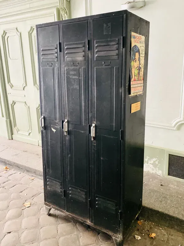 Illustration numéro 4 du produit Vestiaire industriel, armoire métallique 3 portes