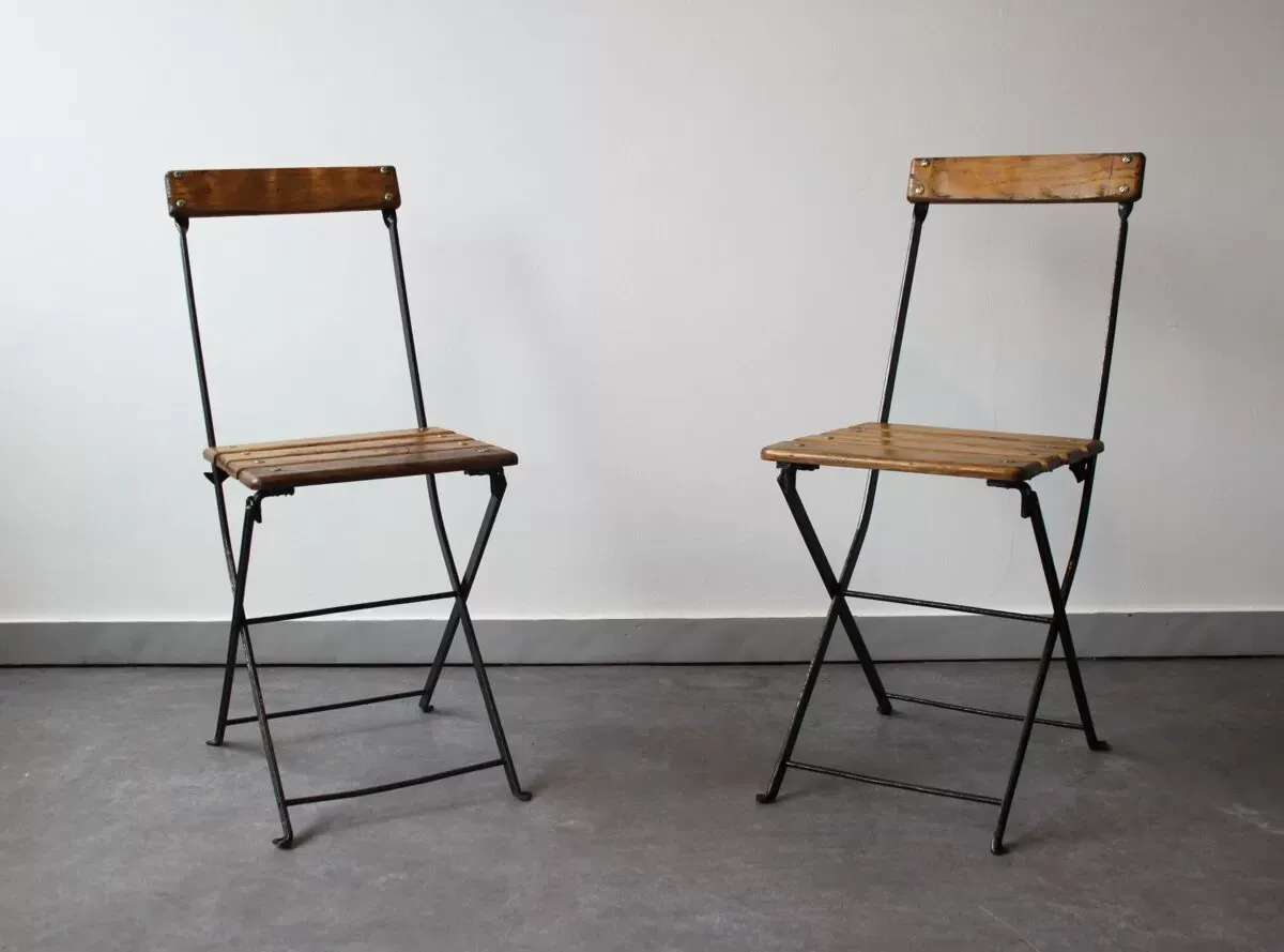 Illustration numéro 4 du produit Paire de chaises de bistrot pliables, France, 1930