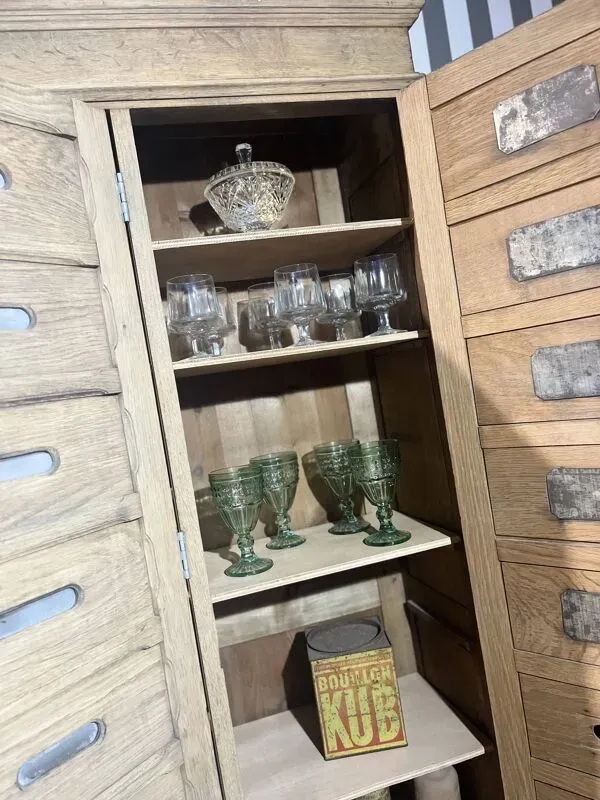 Illustration numéro 4 du produit Meuble de notaire