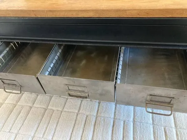 Illustration numéro 4 du produit Table basse style industriel