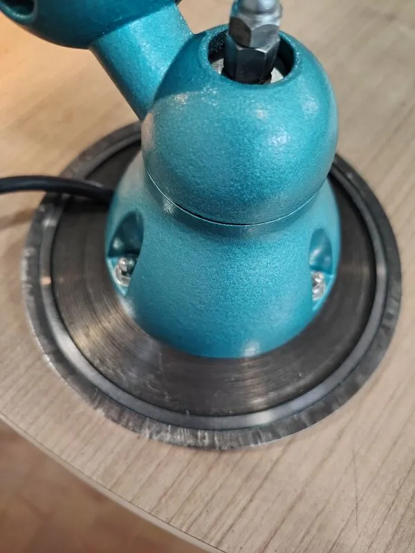 Illustration numéro 4 du produit Lampe atelier Jielde verte