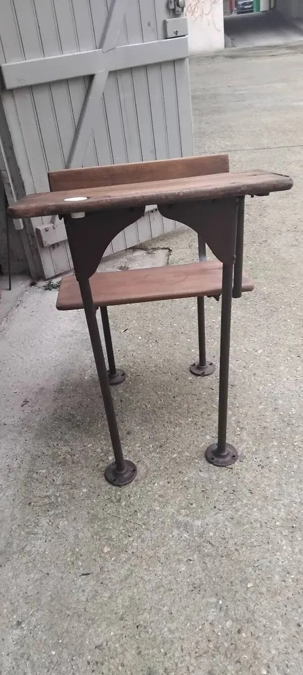 Illustration numéro 4 du produit Pupitre ancien