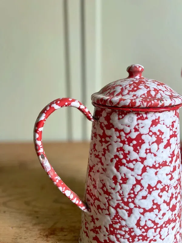 Illustration numéro 4 du produit Cafetière émaillée rouge