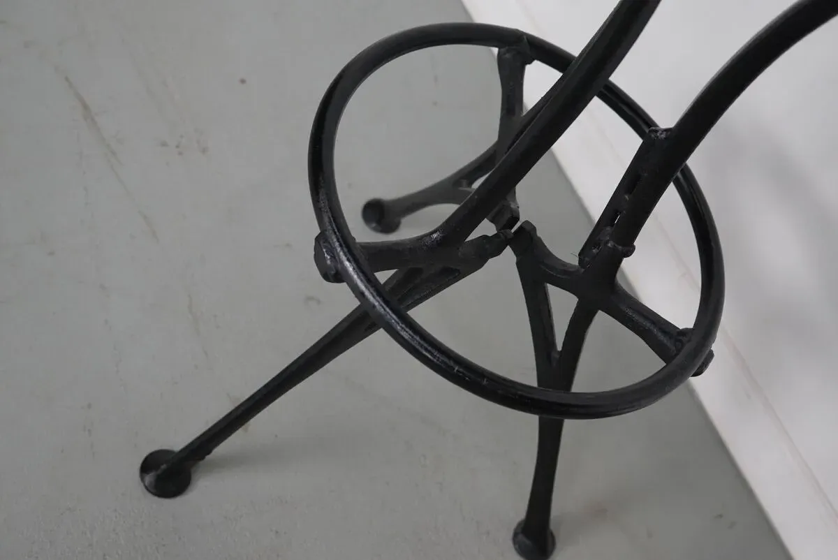 Illustration numéro 4 du produit Paire de tabourets d'atelier / tabourets de bar industriels italiens