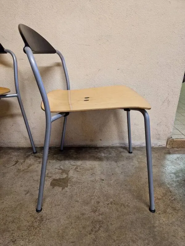 Illustration numéro 4 du produit 4 chaises en hêtre MB9918 par Vico Magistretti pour Fritz Hansen