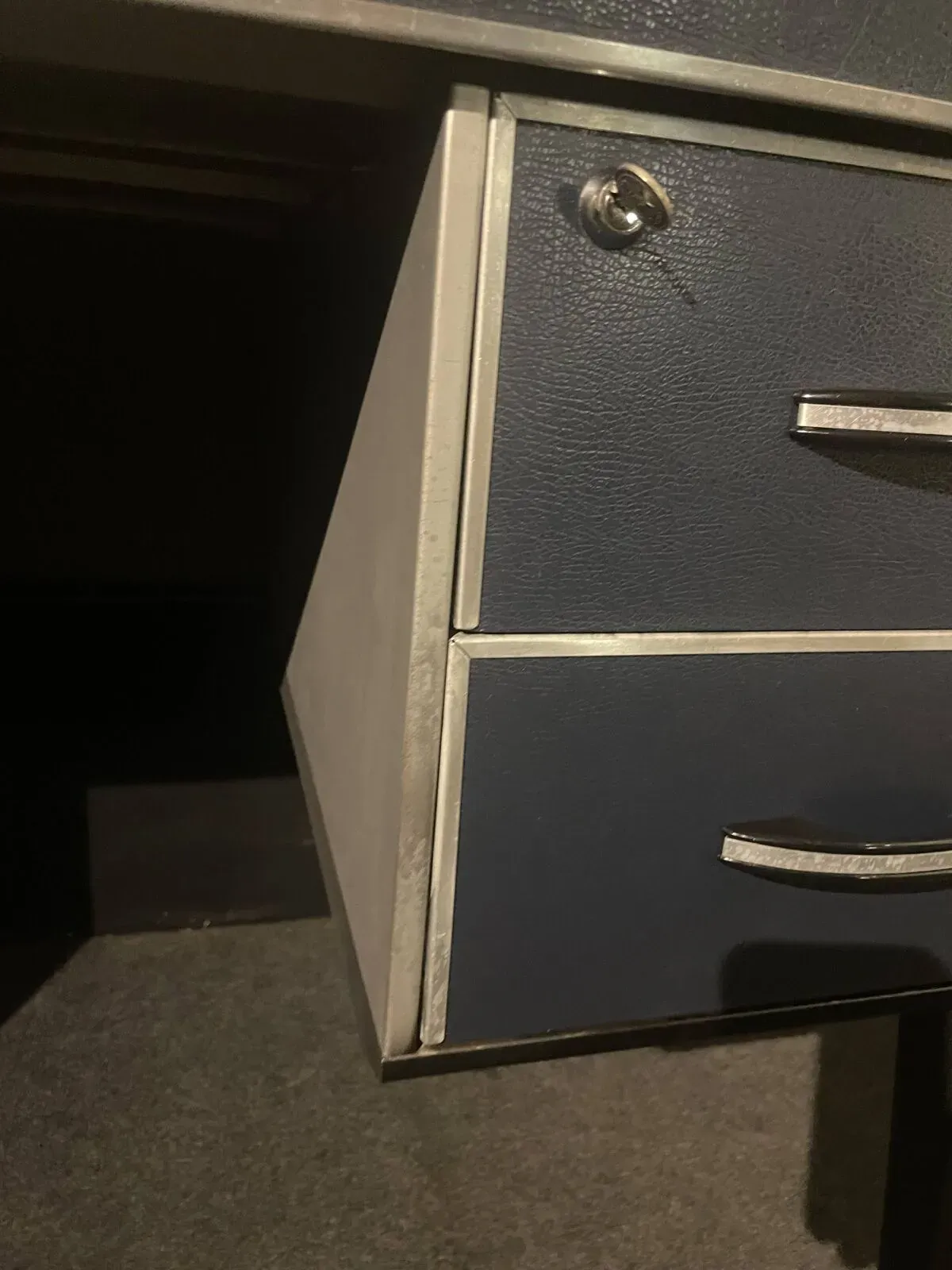 Illustration numéro 4 du produit Bureau vintage industriel des années 60