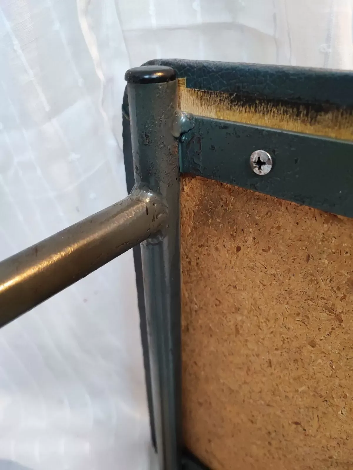 Illustration numéro 4 du produit Desserte table de chevet industriel