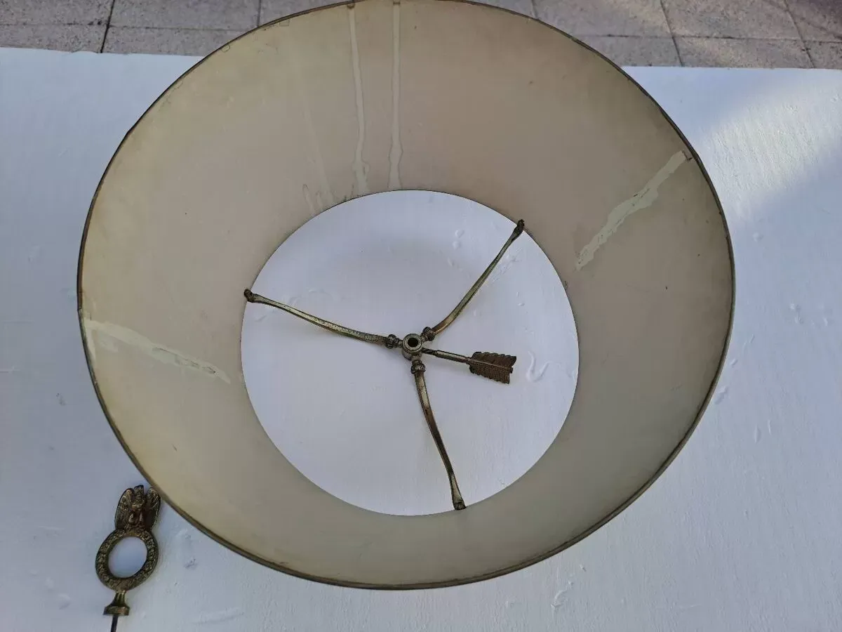 Illustration numéro 4 du produit Lampe bouillotte style Empire en bronze et tôle