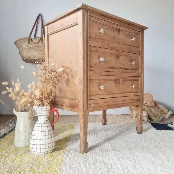 Illustration numéro 4 du produit Petite commode 3 tiroirs bois brut- finition bois brut - 81 cm
