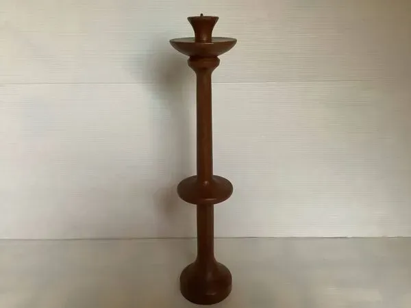 Illustration numéro 4 du produit Bougeoir scandinave en teck