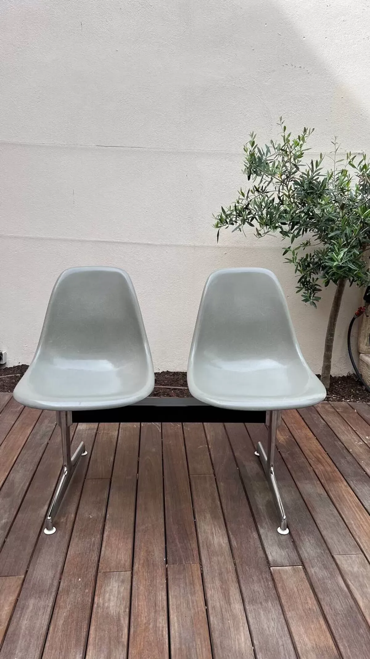 Illustration numéro 4 du produit Banc deux places Charles Eames par Vitra