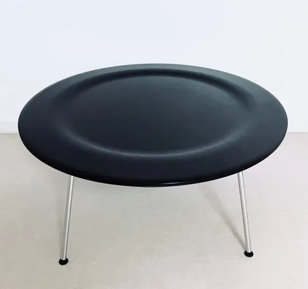 Illustration numéro 4 du produit Table basse CTM par Charles et Ray Eames
