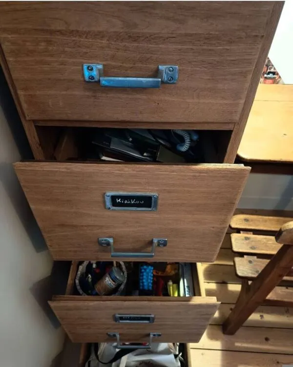 Illustration numéro 4 du produit Meuble de métier à tiroirs