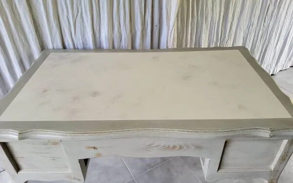 Illustration numéro 4 du produit Bureau patiné