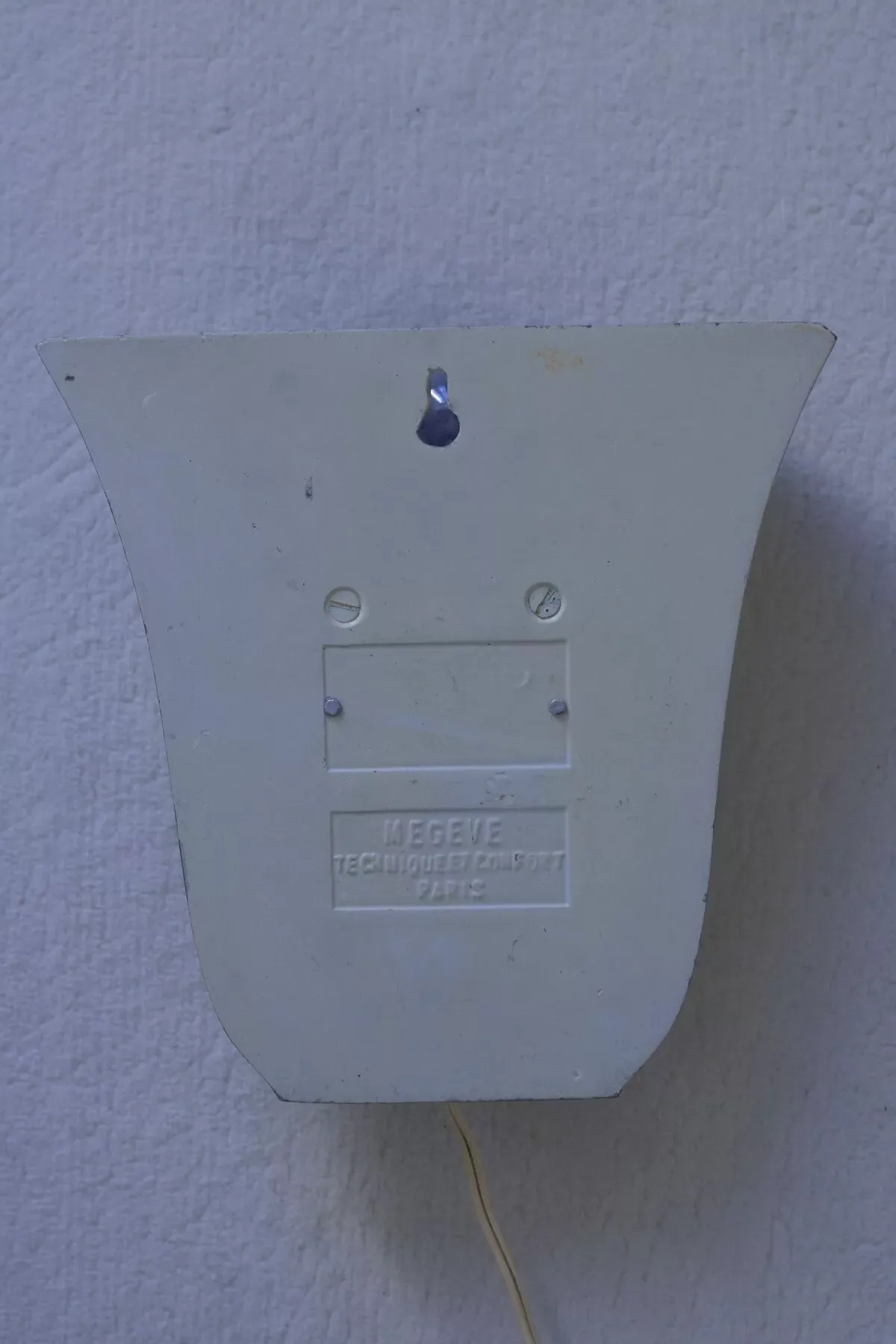 Illustration numéro 4 du produit Applique moderniste