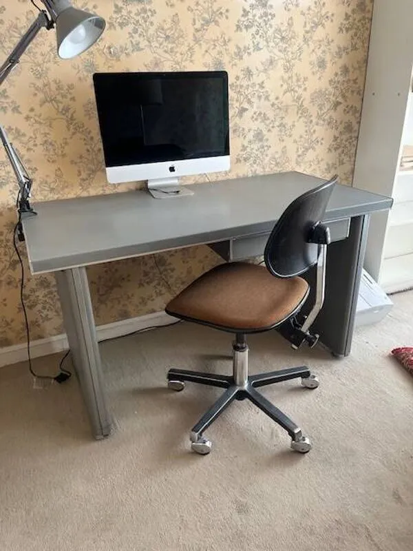 Illustration numéro 4 du produit bureau en métal années 70