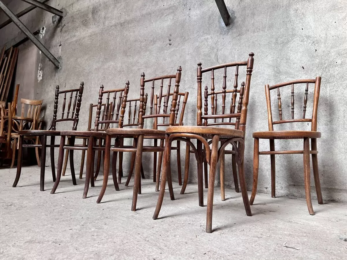 Illustration numéro 4 du produit Série de 7 Chaises bistrot cannée cannage ancien troquet