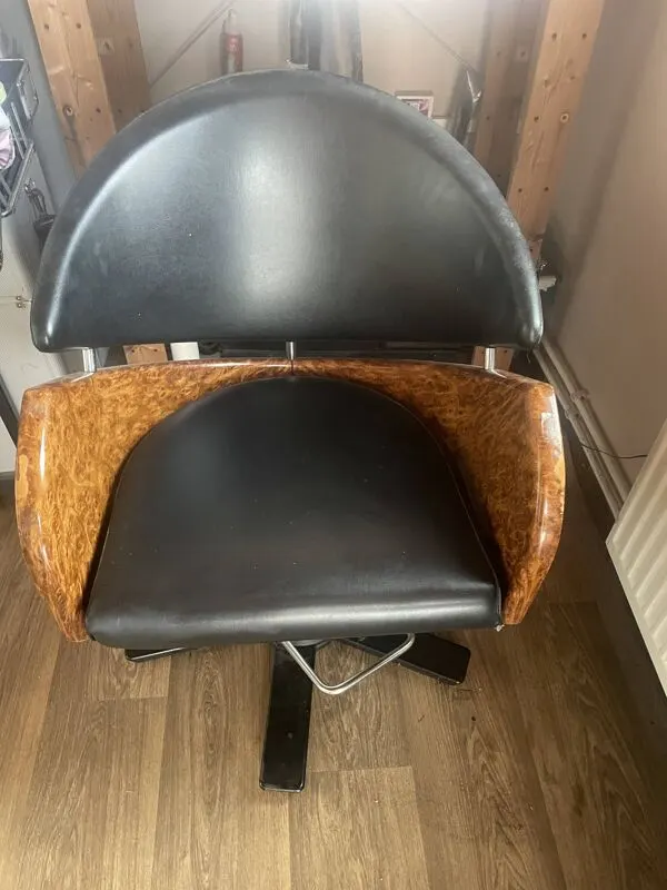 Illustration numéro 4 du produit Fauteuil de coiffeur vintage Space Age — effet ronce, années 1970