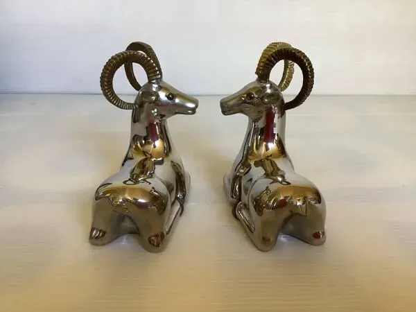 Illustration numéro 4 du produit Paire de petits serre livres mouflons zoomorphe