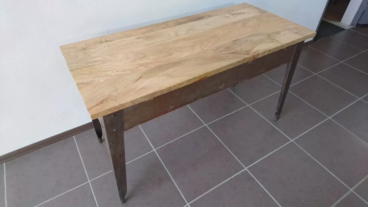 Illustration numéro 4 du produit Bureau industriel métal brut