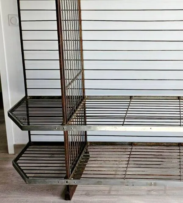 Illustration numéro 4 du produit Grande étagère de boulangerie design industriel