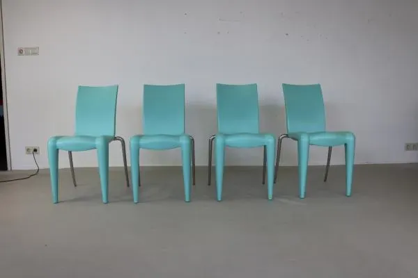 Illustration numéro 4 du produit Set de salle à manger ''Louise et Louis 20'' par Philippe Starck pour Vitra, 1990