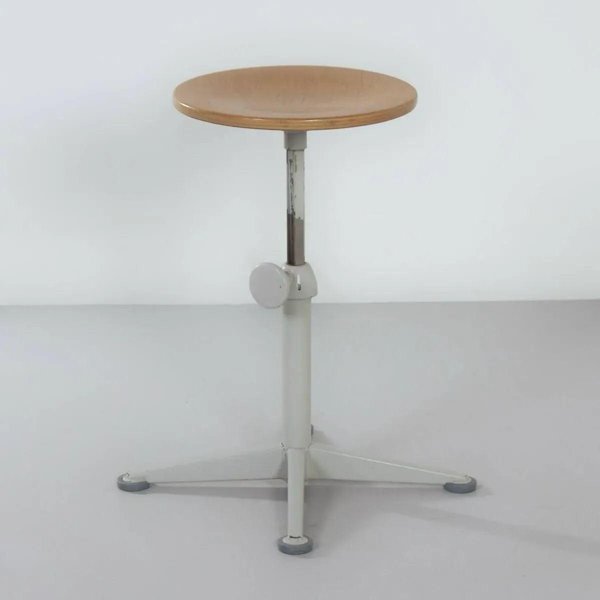 Illustration numéro 4 du produit TABOURET VINTAGE DE FRISO KRAMER POUR AHREND THE CIRCLE, ANNÉES 1960