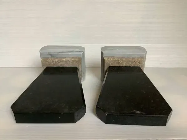 Illustration numéro 4 du produit Paire de serre livres asymétriques en marbre art déco