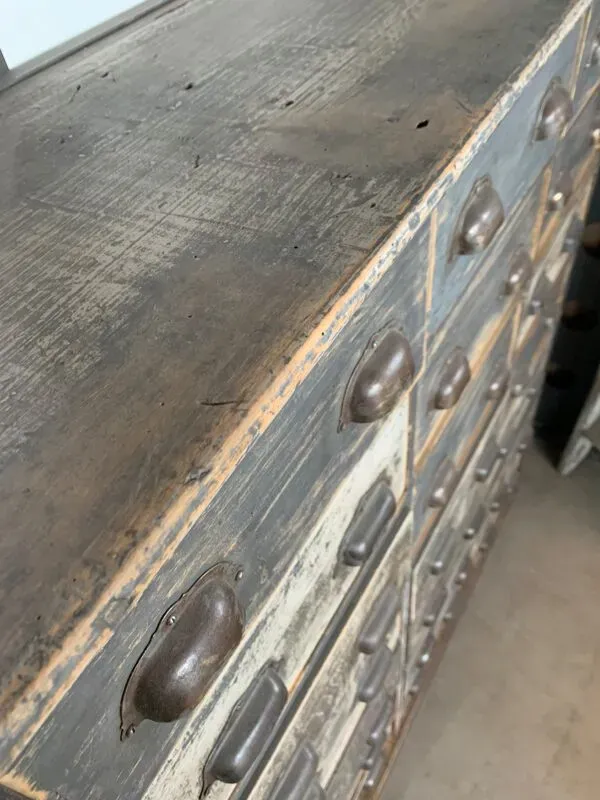 Illustration numéro 4 du produit Meuble de métier