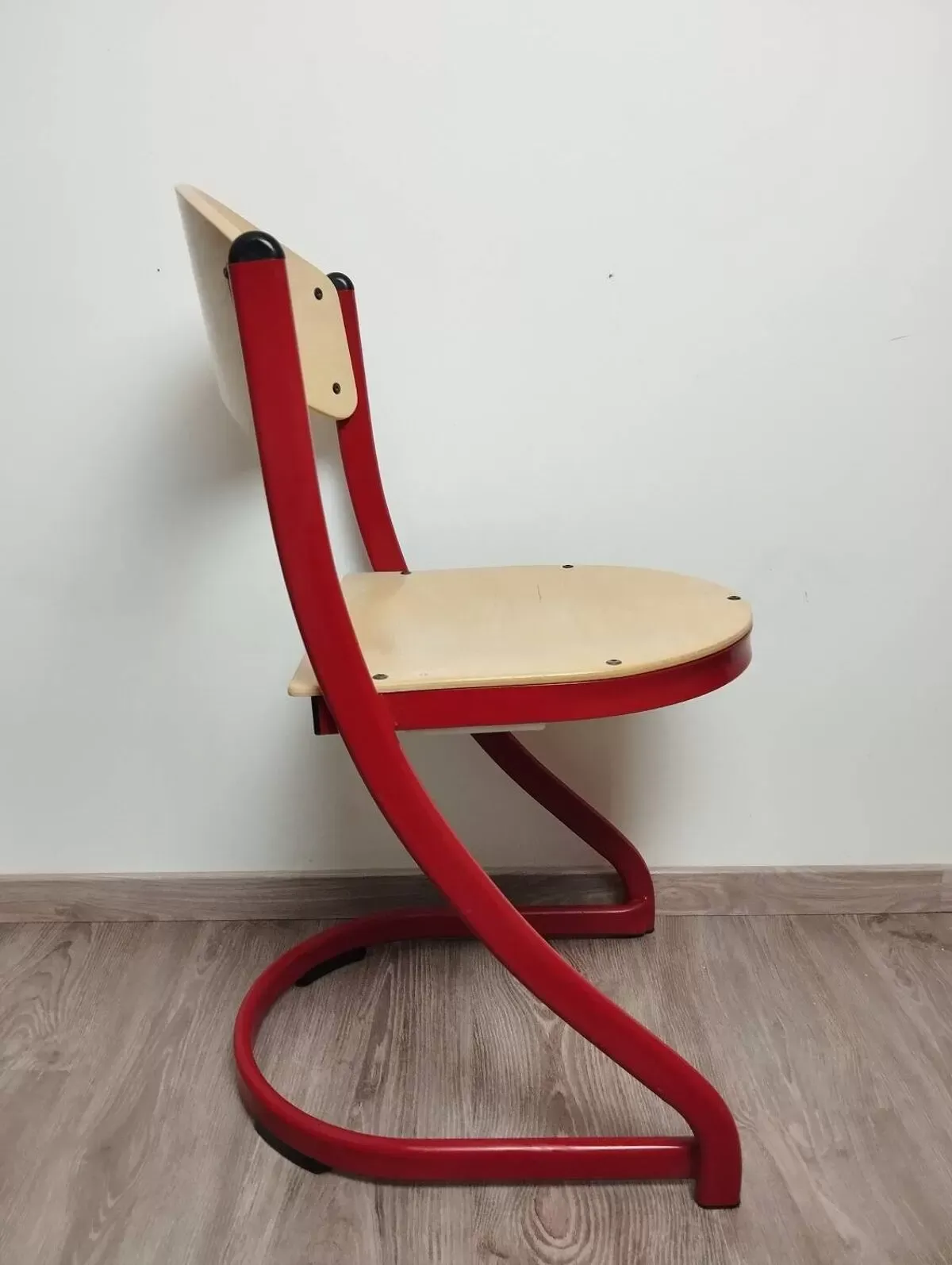 Illustration numéro 4 du produit Chaise industrielle Souvignet