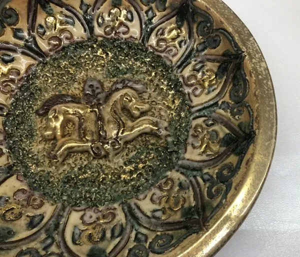 Illustration numéro 4 du produit Plat en céramique de Nimy par Georges Destrebecq