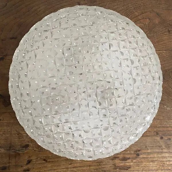 Illustration numéro 4 du produit Plafonnier rond en verre holophane, années 60