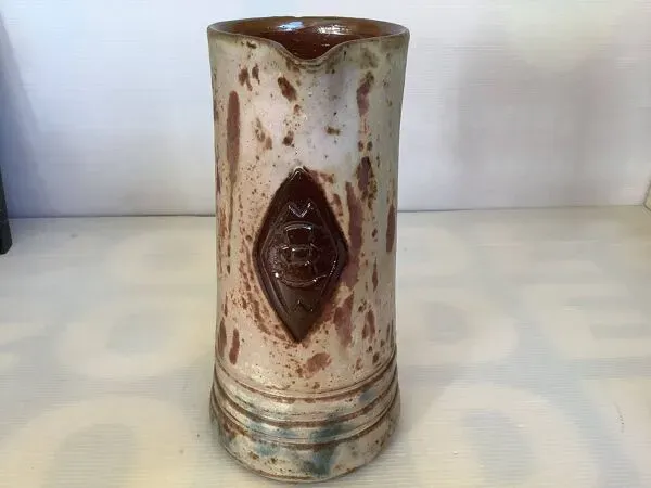 Illustration numéro 4 du produit Grand pichet vase Belgique signé Dubois