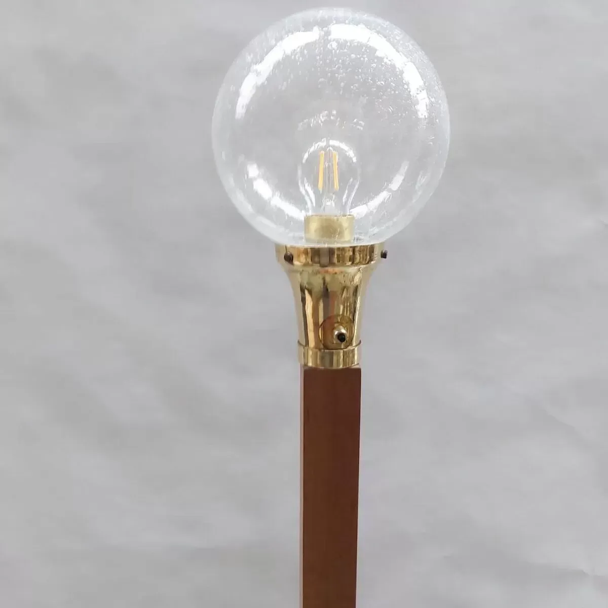 Illustration numéro 4 du produit Lampe bibliothèque art déco