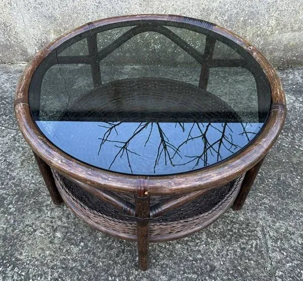 Illustration numéro 4 du produit Table basse ronde en rotin et bambou, vintage 1960