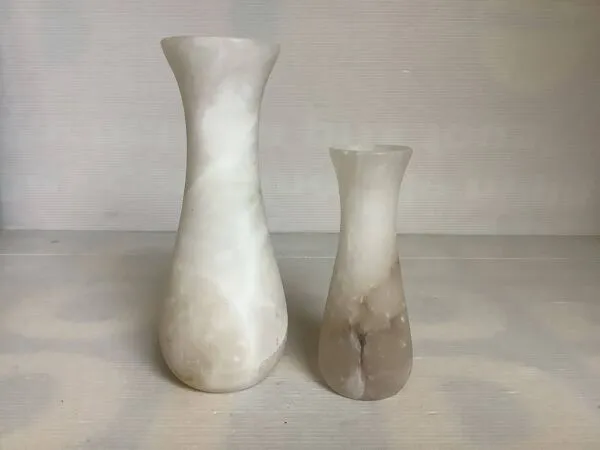 Illustration numéro 4 du produit Paire de vases en albâtre