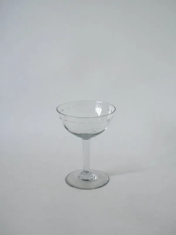 Illustration numéro 4 du produit Lot de 6 coupes à champagne dépareillées en cristal 1930-1950